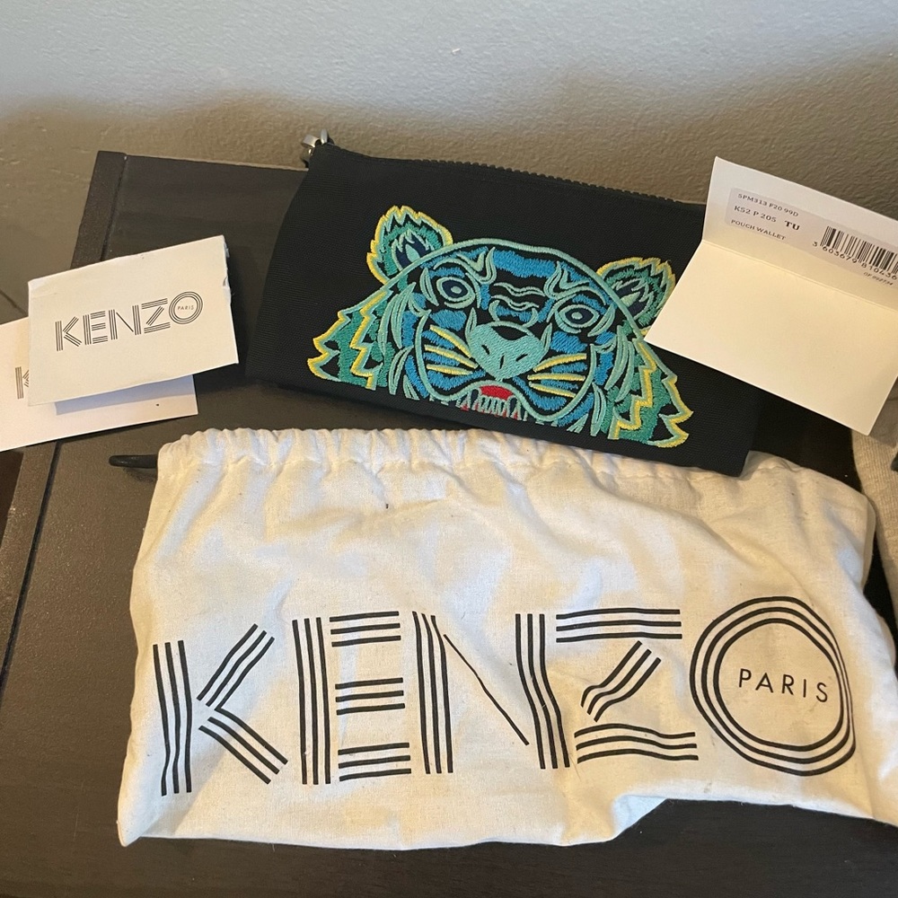 Kenzie Paris Pouch Wallet